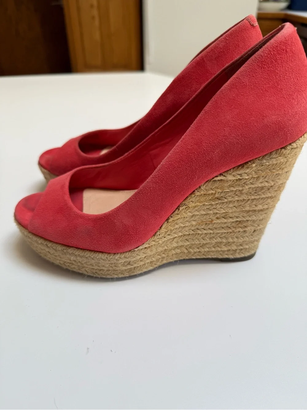 Vince Camuto Coral Suede Peep Toe Espadrille Wedge Heels Size 8M